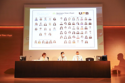 hgermanstrias's tweet photo. 🩺 Dimecres vam acomiadar els residents que han acabat la seva formació a l'hospital

🎓 Un acte que ha desfermat l'emoció entre els ja antics alumnes i els seus tutors 

📷 Podeu descarregar dels fotos de l'acte: https://t.co/pGcpUgUOu6 https://t.co/Z0GFqV2Rwa