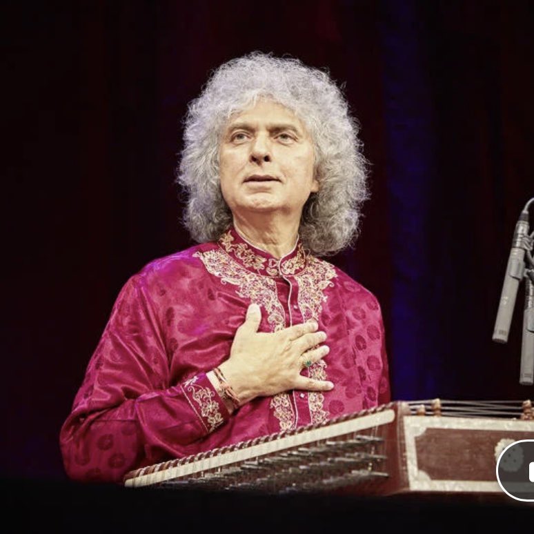 ShankarAnoushka's tweet photo. I’m in shock, we’ve lost legendary Santoor player Pandit Shiv Kumar Sharma. He made his instrument what it is today. He was, of the Indian music fraternity, the kindest, the most diplomatic, the most gracious. The world is poorer without him. Thinking of his family at this time https://t.co/plJT3IgoP6
