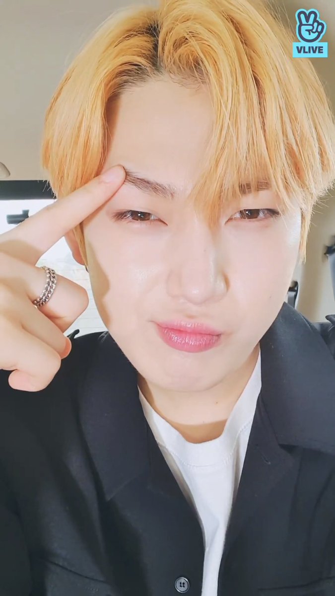 enhypenupdates's tweet photo. [EN-LIVE RECAP 🌟] 220510
“Orange rice cake 🍊”

- Sunoo went live from inside the car! 🤍
- He said he was on waiting period between shootings but he surely couldn't tell us what the filming was for 🤔

@ENHYPEN_members @ENHYPEN #ENHYPEN #엔하이픈 https://t.co/pE485fJ89S