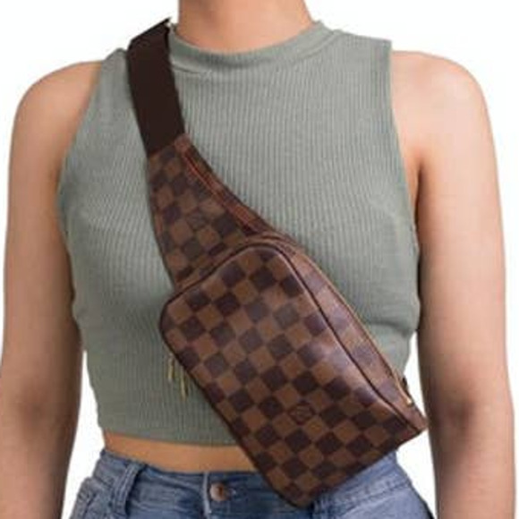 Daniellecos9980's tweet photo. So good I had to share! Check out all the items I'm loving on @Poshmarkapp #poshmark #fashion #style #shopmycloset #soludos #nixon #louisvuitton: https://t.co/kx1ZTyrdWQ https://t.co/zZ4NygHGlZ