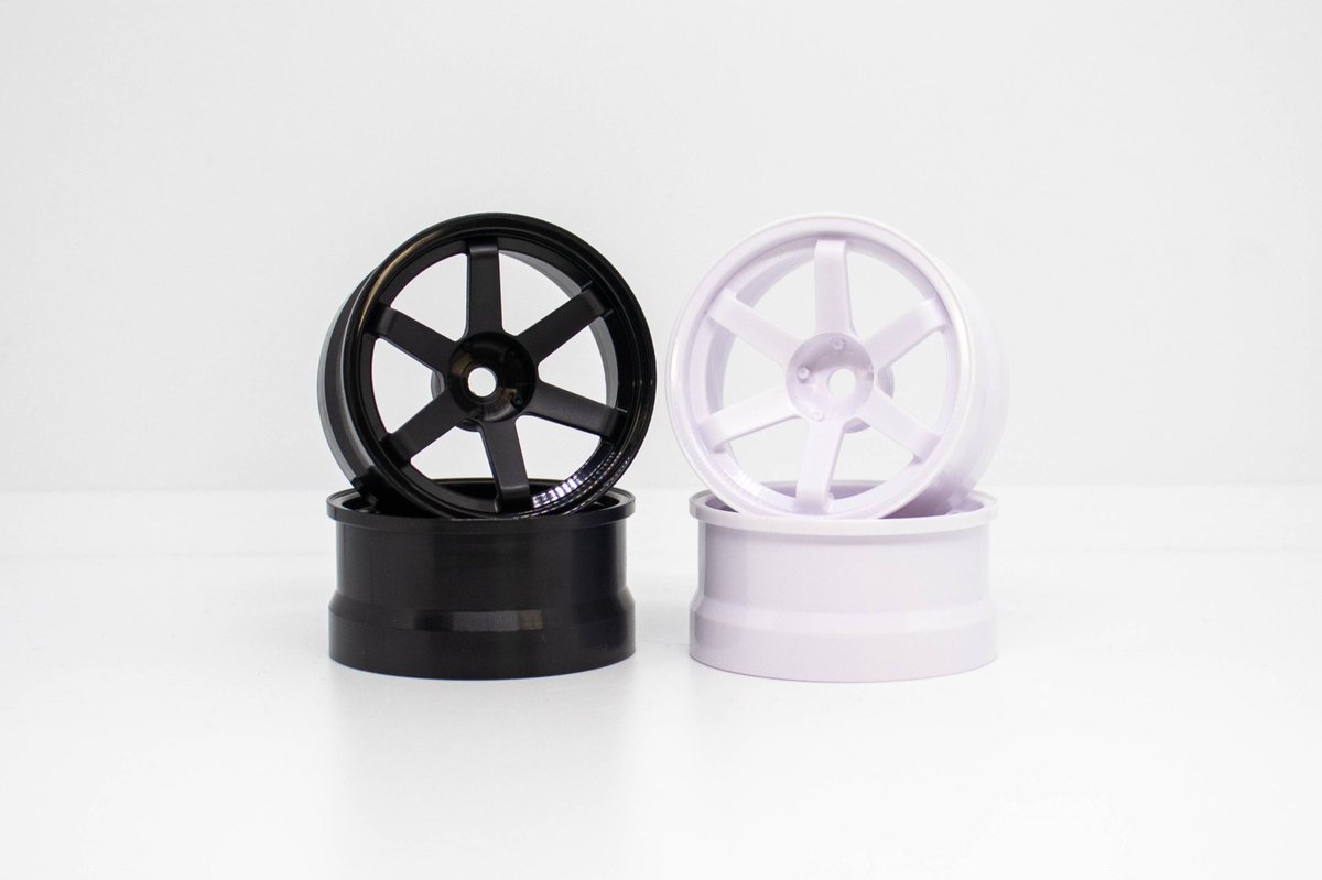 grk_rc_official's tweet photo. 【新商品】
R31W427「37改ホイール オフセット+9 ブラック」
R31W428「37改ホイール オフセット+9 ホワイト」
ご好評いただいている37改ホイールに、オフセット+9が新登場!
ロアアームのナロー化や、幅の広いボディを搭載する際にご使用いただけます♪
#SHIBATA #GRK #DR #GRK4 #GS2EVO #GRKM https://t.co/kJW9uethLD