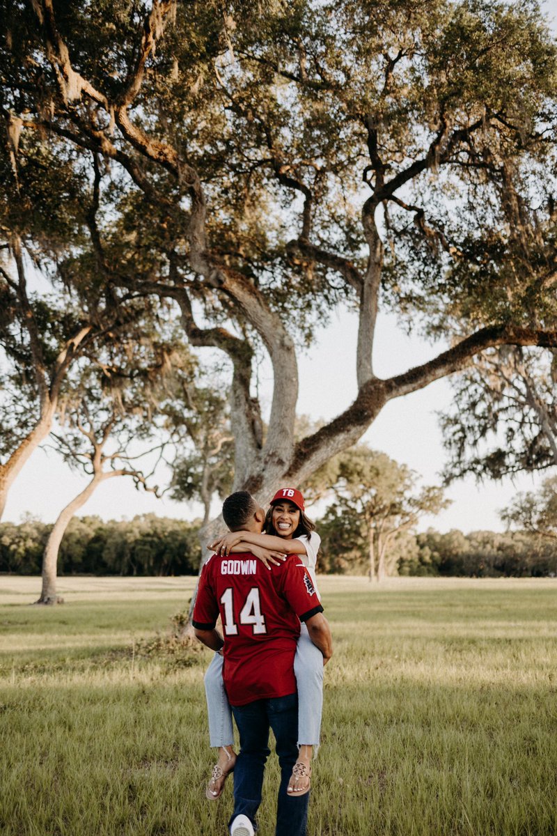 DevonGarnett's tweet photo. Engagement shoot ✅ https://t.co/xvPfTmvcAc