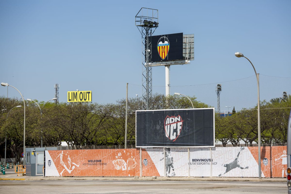 viachers's tweet photo. Nuestro Club 🦇
maltratado por uno,
abandonado por otros,
defendido por ti 👊

#LimGoHome #LimOut #TotsAUnaVeu https://t.co/rqqxAxluwl