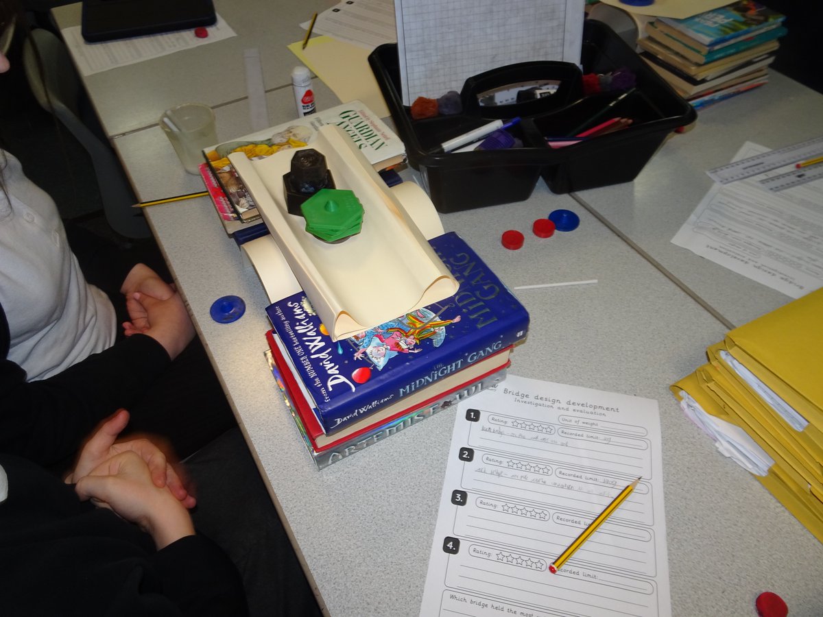 BealValePrimary's tweet photo. Yesterday, Year 5 were developing their engineering skills by designing, making and testing bridges.  They learnt about different types of bridges and had fun testing how much weight their bridges could hold. #BVYear5 https://t.co/Px7Jvx0QQ5