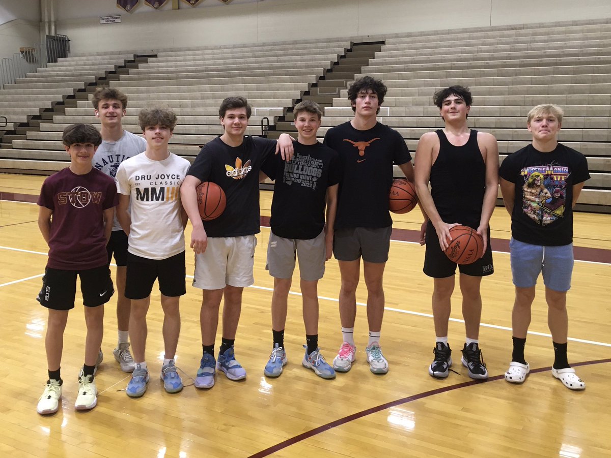 Early Bird shooting. 
Landon, Nick, Cam, Tyler, Austin, AJ, Michael &amp; Jack.

3 guys broke the grapes record:
Austin &amp; Michael with 61
Nick with 102. 
Who’s next?
#GetItDone