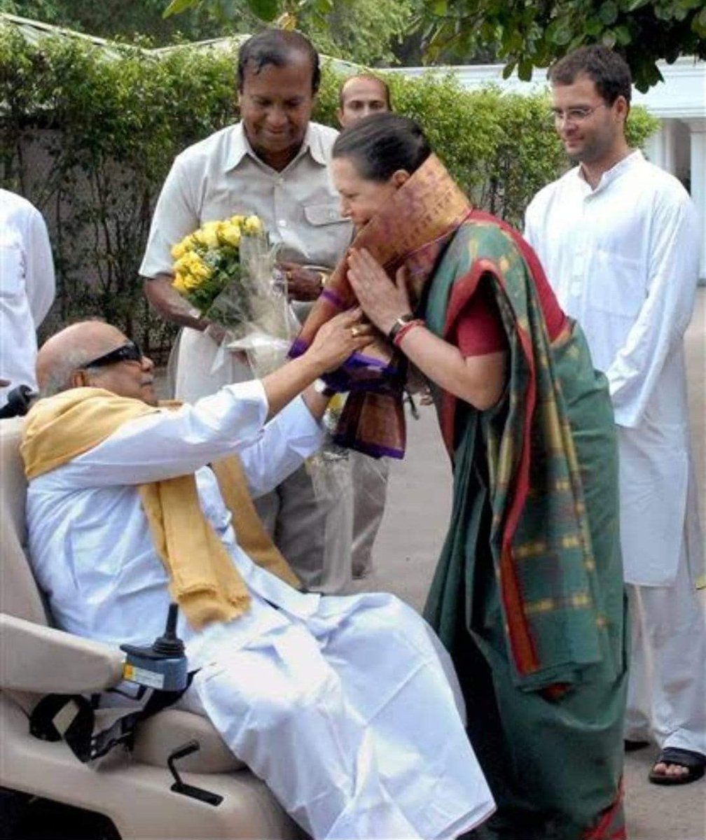 thamizhidayan's tweet photo. காலம் எதிரிகளை மட்டும் தண்டிக்காது, துரோகிகளை நோக்கியும் திரும்பும். https://t.co/QKttfN2809