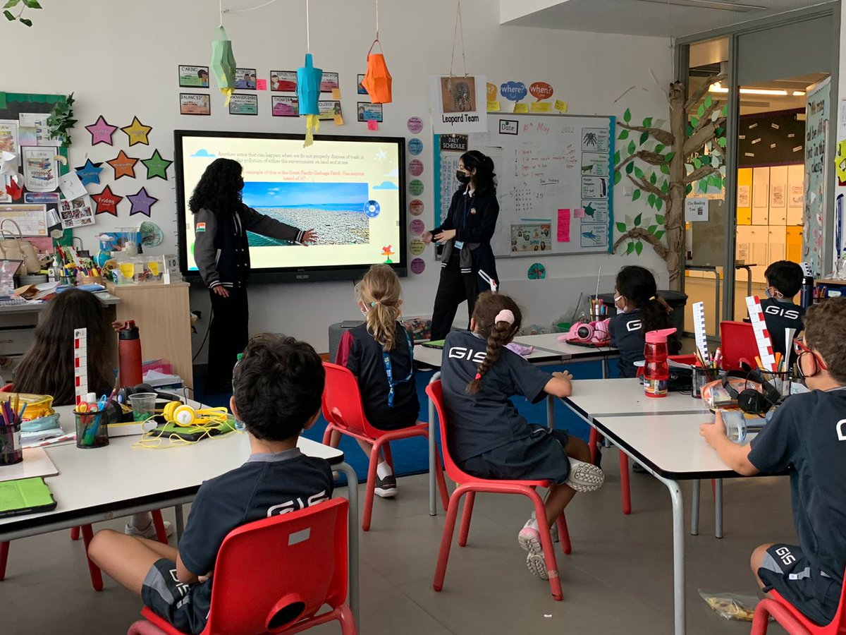 JhanaviRavi's tweet photo. As part of my CAS project, I went to a few Grade 2 classes to talk to them about the importance of recycling. This part of the project gave me such a wonderful insight on teaching, sharing knowledge with so many students is difficult but the enthusiasm is so rewarding! ♻️🌎🌱 https://t.co/tZLsrfEf9Z