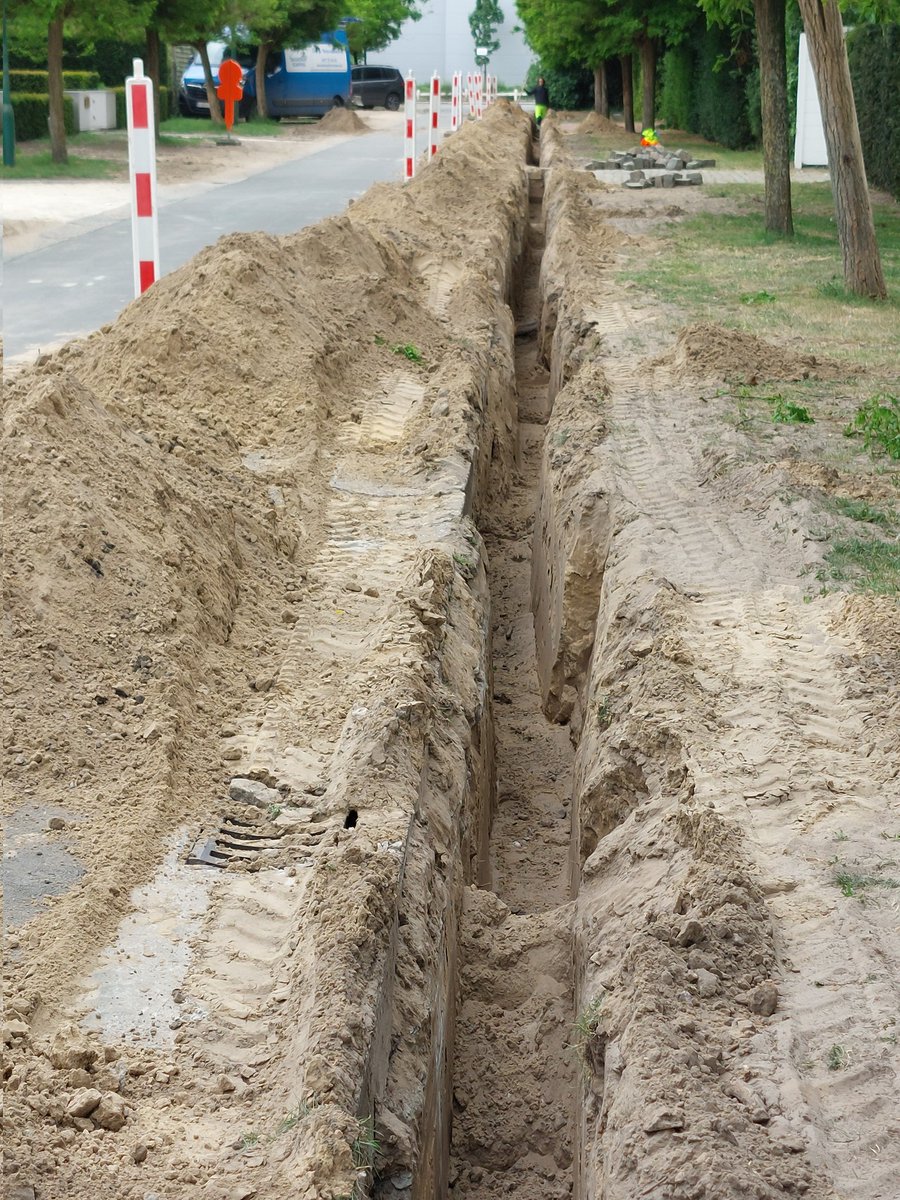 itworks's tweet image. Bedankt @proximus om gans #Gent vol te leggen met #loopgraven in jullie strijd met @Telenet. De #gelehesjes zijn er alvast blij mee, wij iets minder...