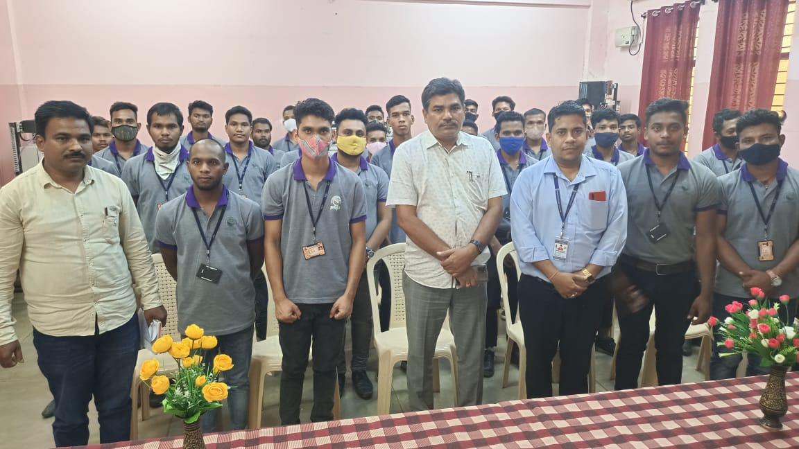 scstdevdept's tweet image. Sri 𝐏𝐚𝐝𝐦𝐚 𝐂𝐡𝐚𝐫𝐚𝐧 𝐍𝐚𝐲𝐚𝐤, PA ITDA, Rayagada visited the PRAYAS CTTC Training Centre and interacted with the teaching staff as well as the students. He also inspected the food facilities given to the trainees.
@CMO_Odisha @TribalAffairsIn @SecyChief 
#PRAYAS #STSCDEV