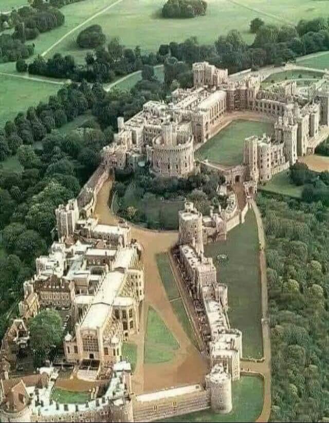 KevinPascoe's tweet photo. When you are worrying about your heating bill just remember how lucky you are. You might be paying to heat Windsor Castle - oh I just remembered you are paying to heat it .... https://t.co/Q98LbeoUCZ
