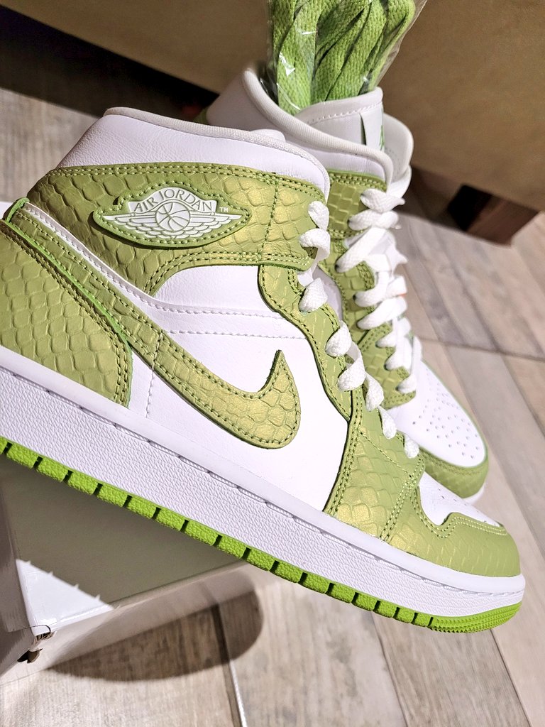 BeluMdza's tweet photo. Las zapas que clavó la peque...heredó mi amor por Nike.
#greenPython 🐍 https://t.co/kXS16ryzDv