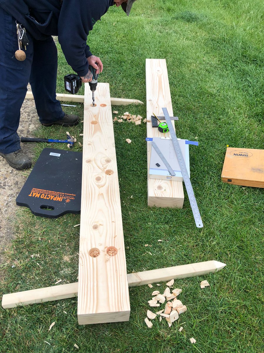 Ang_WaterwaysEA's tweet photo. Oh no, the fendering at #HoughtonLock downstream landing stage has given up the ghost! Our #WaterwaysWorkforce were out yesterday making safe grinding off the protruding fixings &amp; have been back today on this @EnvAgencyAnglia #waterway with the full repair, a job well done chaps. https://t.co/cTNBbxSvtC