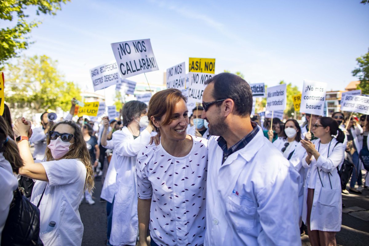 Monica_Garcia_G's tweet photo. El 52% de las y los médicos de Madrid son temporales. Es el momento de que los aplausos a las 20h se conviertan en condiciones laborales dignas. #HuelgaMédicosFacultativos https://t.co/eaxhjvKX5S