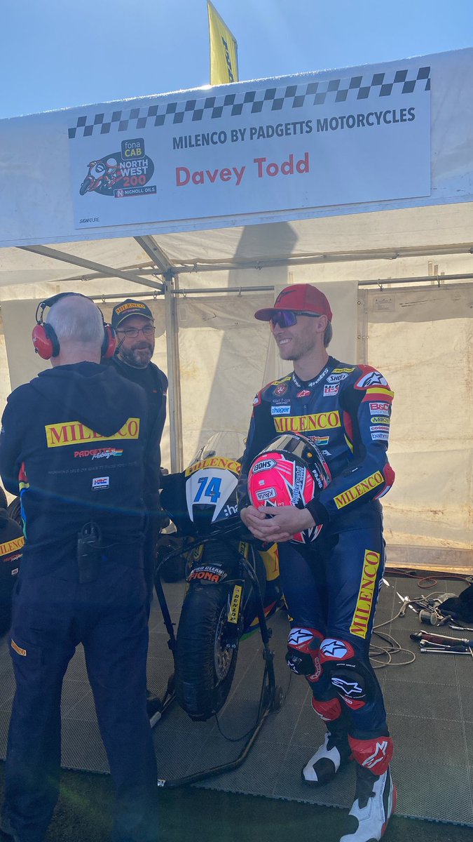 What a day! Suns out for now, let’s gooo 💗💗👏🏻👏🏻 <a href="/northwest200/">North West 200</a> <a href="/PadgettsRacing1/">Padgetts Motorcycles</a>