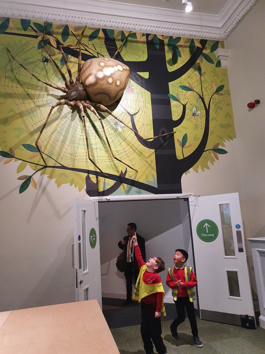 dosbarth3PG's tweet photo. 3PG are loving the museum!! @YsgolEmmanuel https://t.co/Wzc8Y6QTma