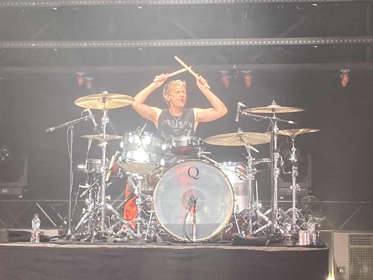 French_Musers's tweet photo. Let’s do it all again tonight ! #Muse https://t.co/FGghvrtTzD