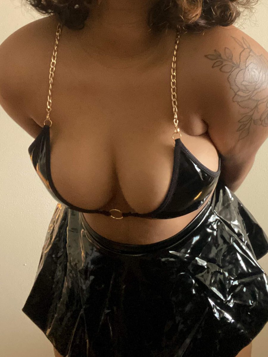 Someone come rail me in my new outfit 😘 
More from this set on onlyfans 😉

#nsfwtwt #nsfwtwtﾟ