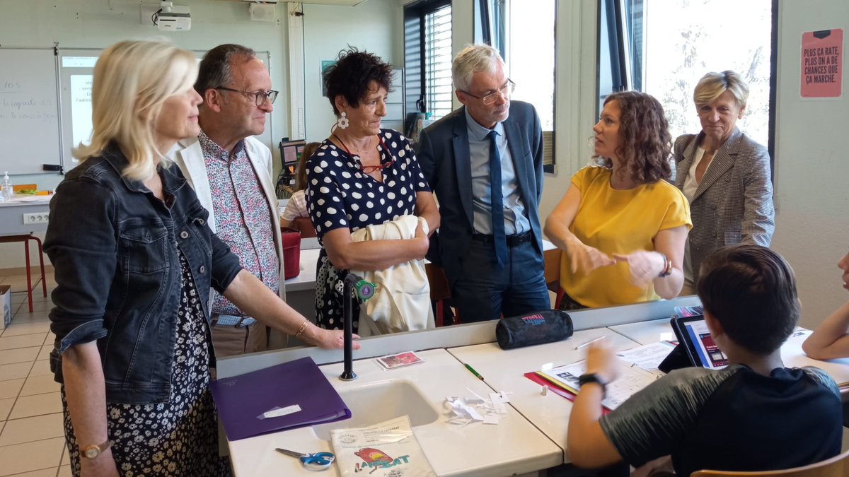 acgrenoble's tweet photo. Journée de l'innovation 💡
Des espaces scolaires #innovants au collège Etienne-Jean-Lapassat 🏫
➡️ Une classe ULIS repensée pour répondre aux besoins des élèves #MobilierInnovant
➡️Une salle de permanence réorganisée pour créer des espaces différents #Coinlecture #Cointravail https://t.co/nT4DOrOhQb