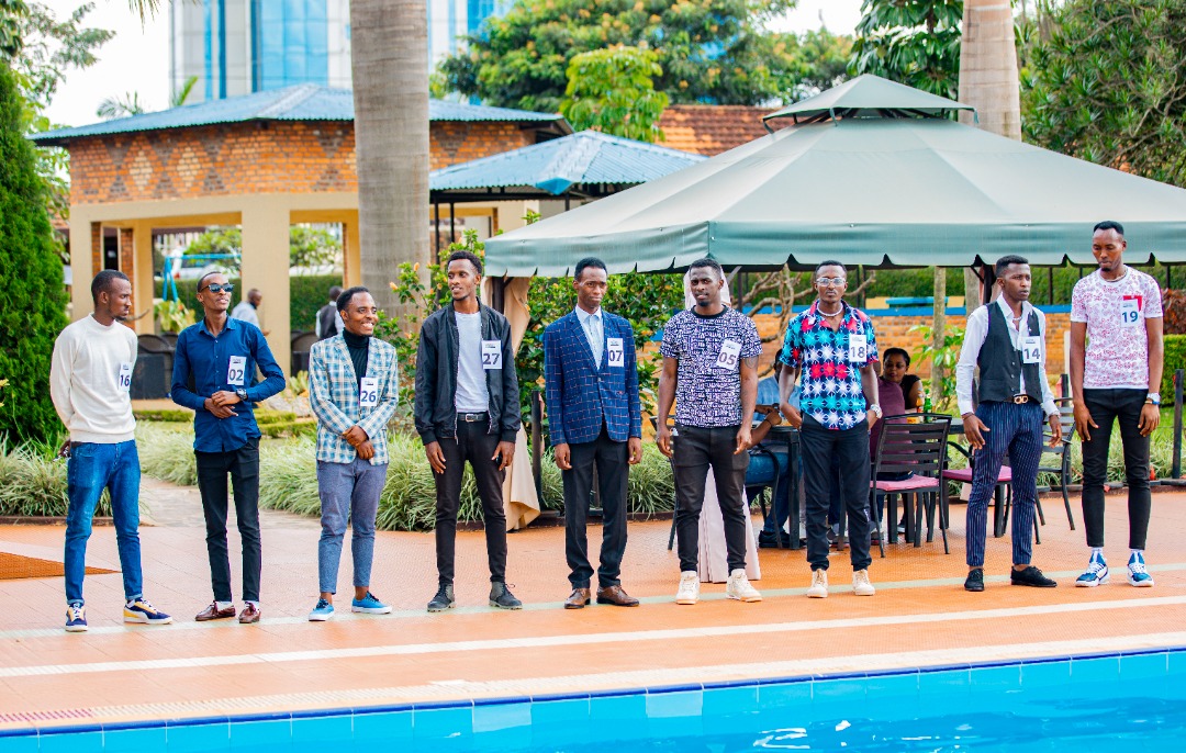 Radiotv10rwanda's tweet photo. Urwego rwa Leta rwinjiye mu irushanwa rya Mr Rwanda rihita rigira impinduka
===
Inteko Nyarwanda y’Umuco yiyemeje kubanza gusuzuma imitegurire y’irushanwa rya #MrRwanda kugira ngo rirusheho kugenda neza, bituma ingengabihe y’ibikorwa byaryo ihinduka.
➡️https://t.co/kuPbfFea7f https://t.co/1CrZOIXtDg