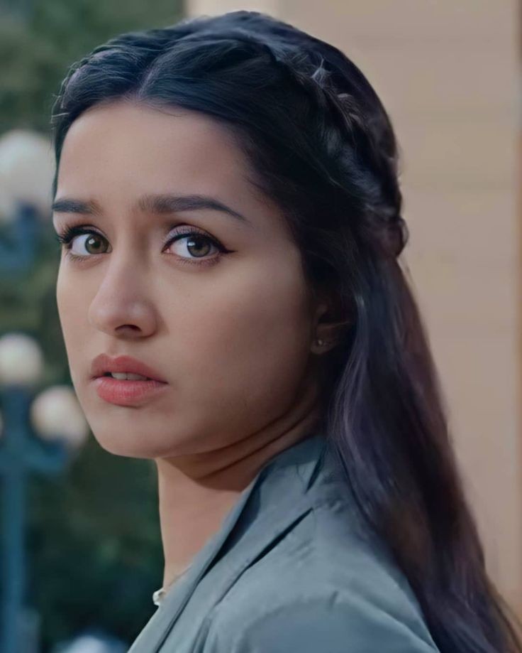 TeamShraddhask's tweet photo. Amritha Nair - Saaho https://t.co/aOIwppZrSE