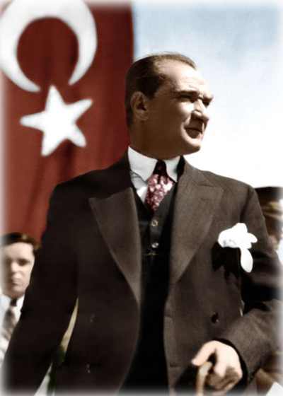 Ensar veya Muhacir değil, "Türk Milleti"yiz.

Atatürk'ün "Vatandaş İçin Medeni Bilgiler" kitabındaki muhteşem tanımıyla; "Türkiye Cumhuriyeti'ni kuran Türkiye halkına Türk milleti denir."