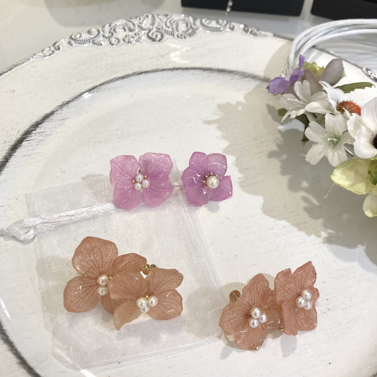 magnolia_marika's tweet photo. #作品紹介
#vol82
#紫陽花のイヤリング
#そごう大宮店 さまでのワークショップ
堀ももよ先生
ありがとうございました
@mcheriflower
#横浜
#ハンドメイド
#ハンドメイドアクセサリー
#レジンアクセサリー
#レジュフラワー
#日本レジュフラワー協会
#そごう大宮店 さまでの
#ワークショップ https://t.co/7P0zdyyQOU