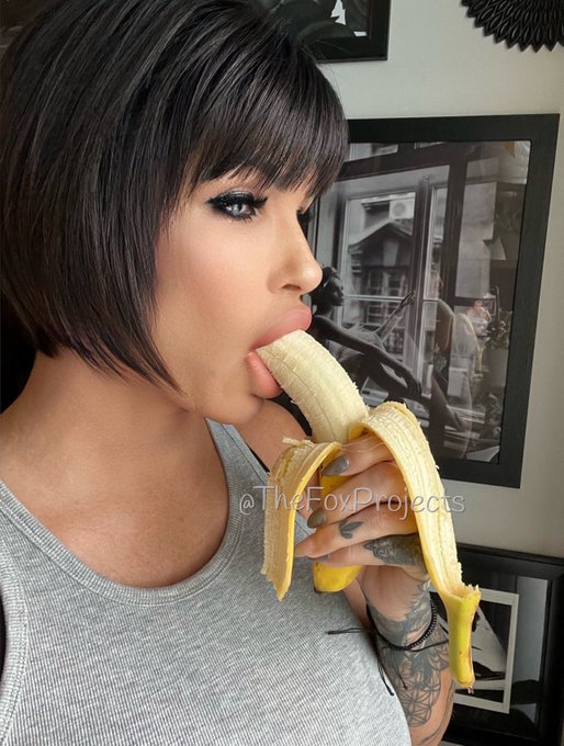 Breakfast is served 🍌 https://t.co/UY9oelYoQQ<a href="/tag/liveshowstatus"class="tags"><span>#liveshowstatus</span></a>