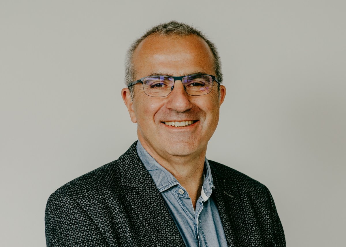 EXCInequality's tweet photo. Today in #MeetTheCluster, longstanding Cluster member and PI @GH_Schneider explains about his altruism, and why he can sometimes also be a "pain in the neck".😄
https://t.co/zijocZaLi2 https://t.co/sPuswWPQpM