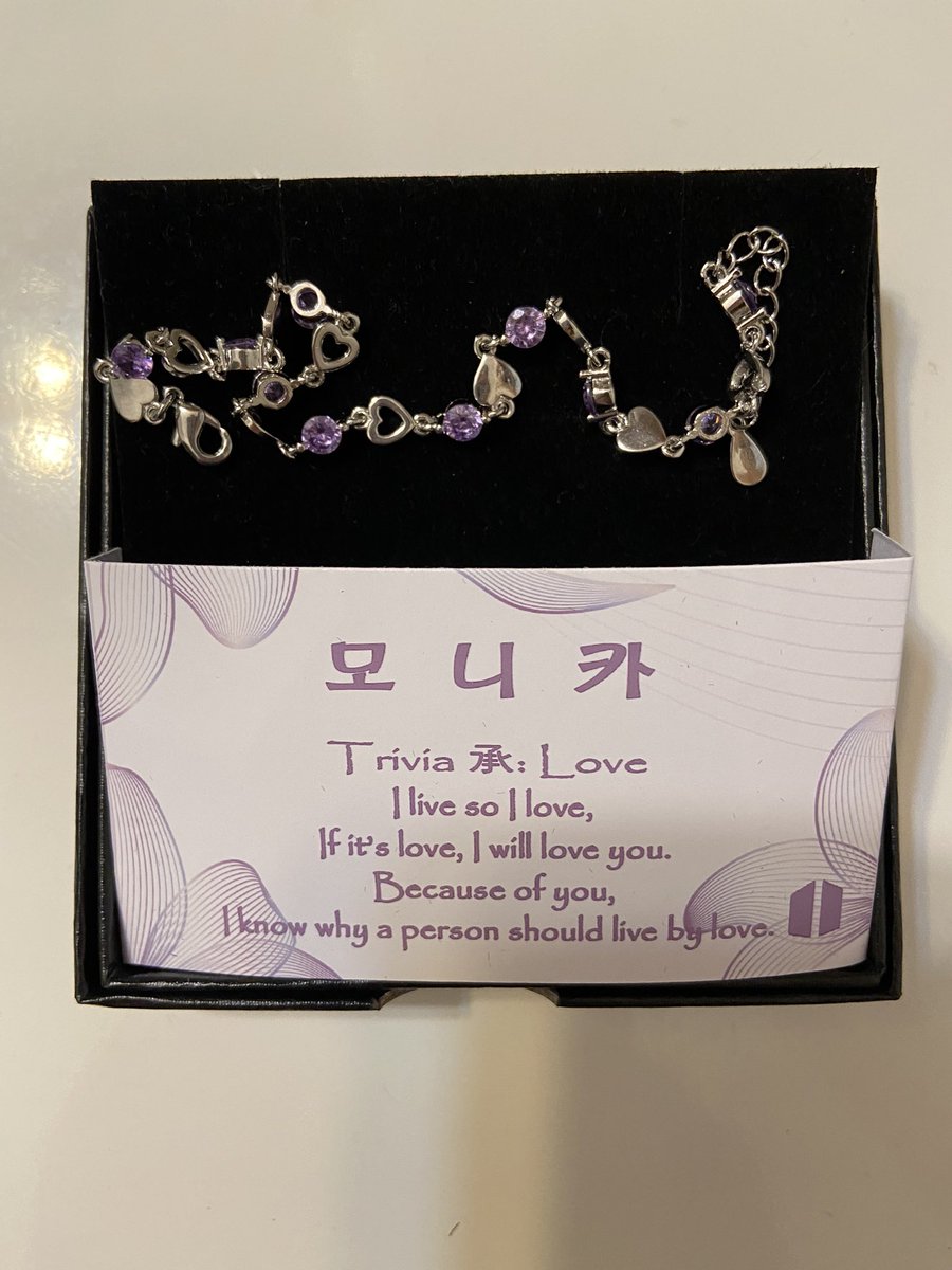 BeeTea13's tweet photo. Day #81 of my #100daysofjoy
Sometimes buying stuff is the best way to make you happy. This gorgeous Trivia:Love bracelet came to me yesterday and I adore it🥰
#BTSARMY #trivia_love #bts https://t.co/Eo54wxNG1E