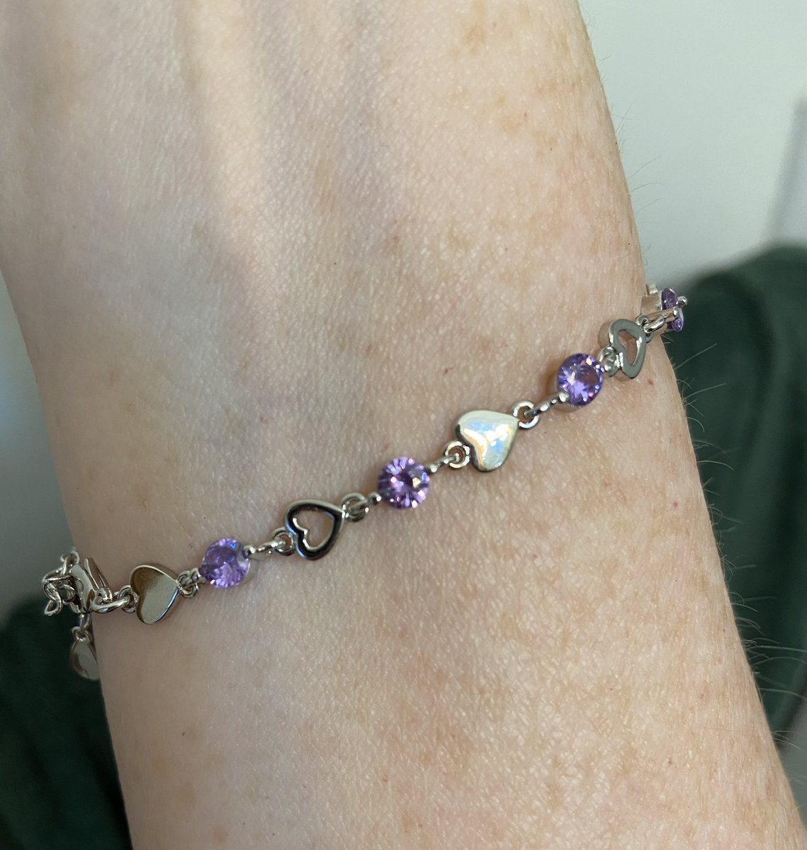 BeeTea13's tweet photo. Day #81 of my #100daysofjoy
Sometimes buying stuff is the best way to make you happy. This gorgeous Trivia:Love bracelet came to me yesterday and I adore it🥰
#BTSARMY #trivia_love #bts https://t.co/Eo54wxNG1E