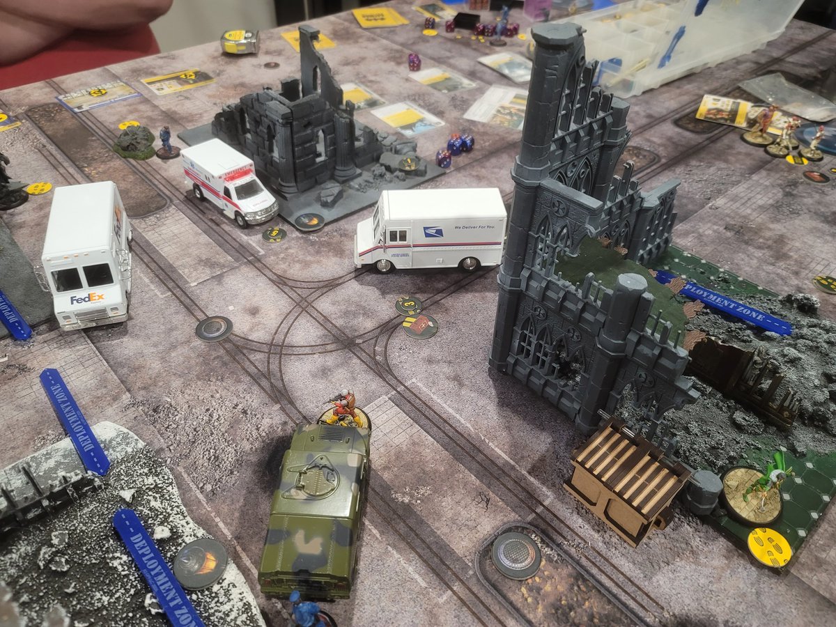 douganbrightaxe's tweet photo. #BatmanMiniatureGame by @knightmodels hit the table @NKGames last night. Birds of Prey tried to clean up the streets of Penguin's criminal empire. Meanwhile Ra's and the League took on Batman and the GCPD.

#miniaturegames #batmanminiatures #batman #Tabletopgames #tabletopgaming https://t.co/WDUp1d3nB1