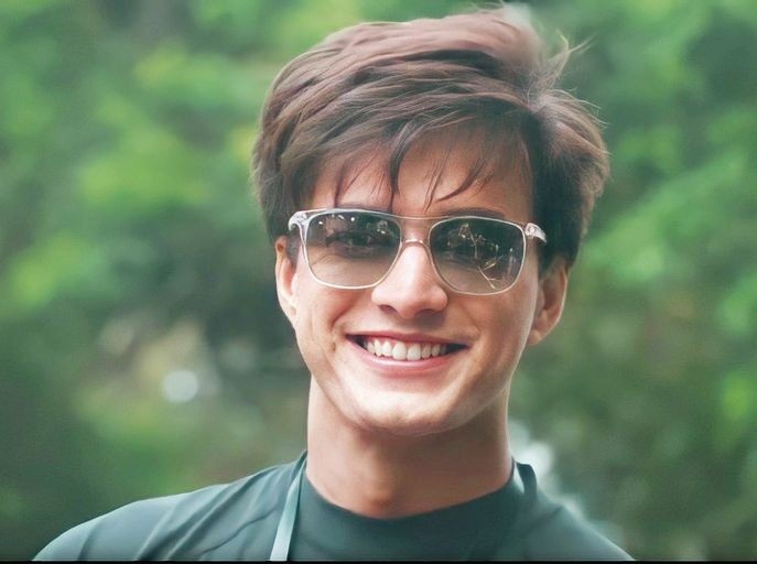 Just him and his smile can make me feel a thousand times happier and better than before ✨🤍

#MohsinKhan #MoMinions
