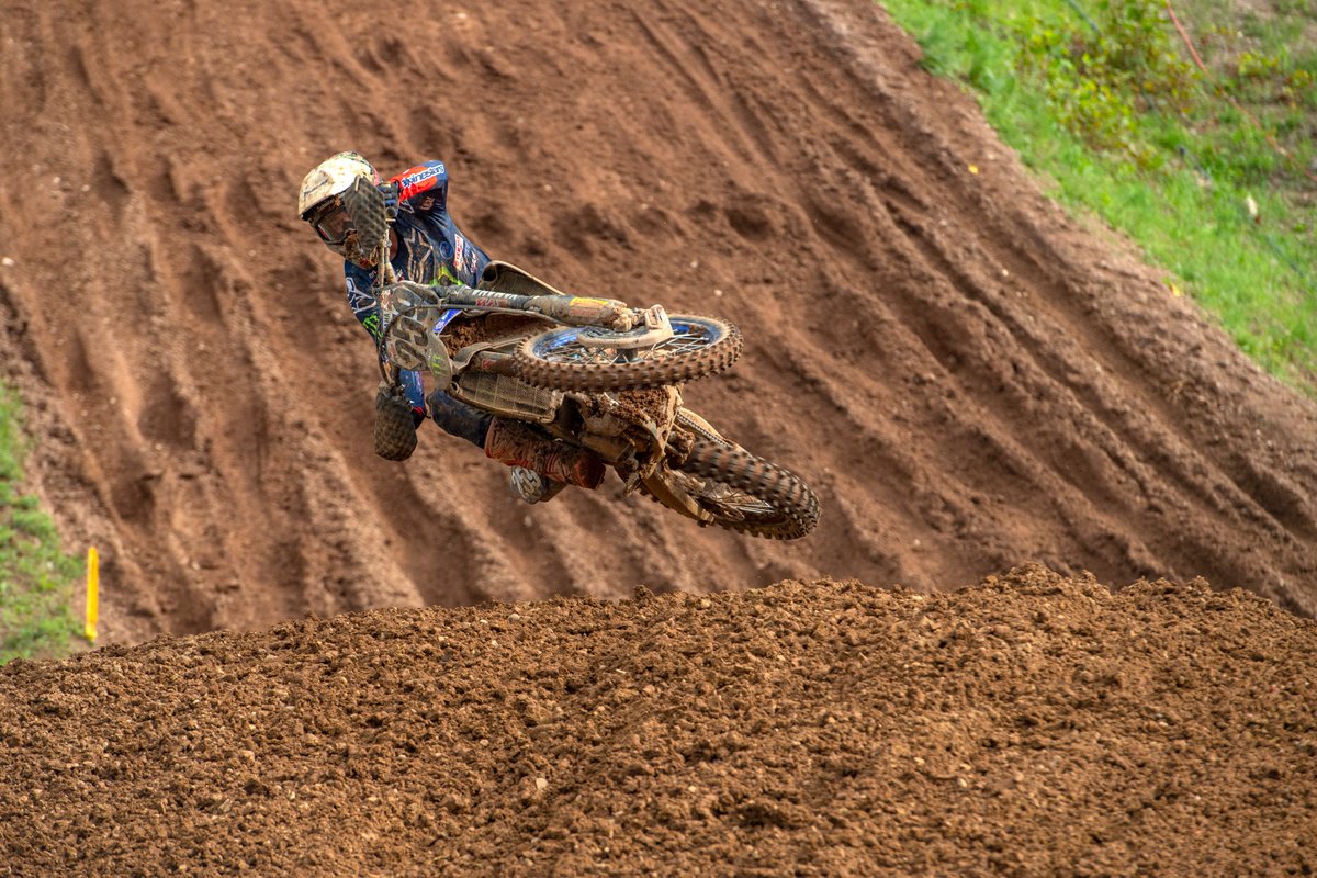 yamaharacingcom's tweet photo. The Hoff delivering the goods for #turndowntuesday 🦁 https://t.co/xBHZH3Z0Us