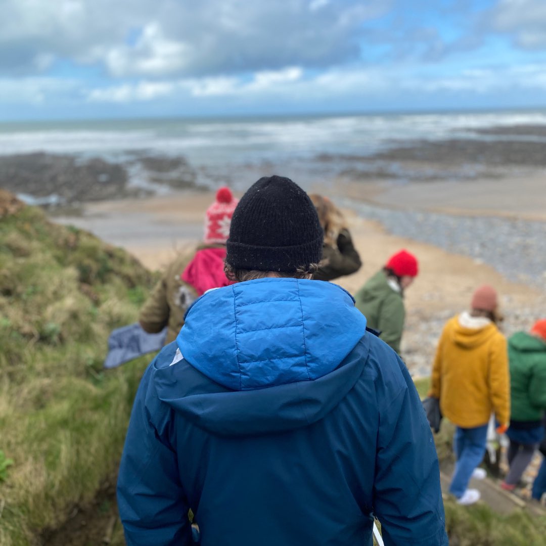 We know that taking care of our local area and helping the planet can improve our wellbeing.
For #MentalHealthAwarenessWeek we’re encouraging you to reach out to ask someone to join your #2MinuteBeachClean #2MinuteStreetClean or #2MinuteLitterPick
 
#reachout #MHAW #wellbeing