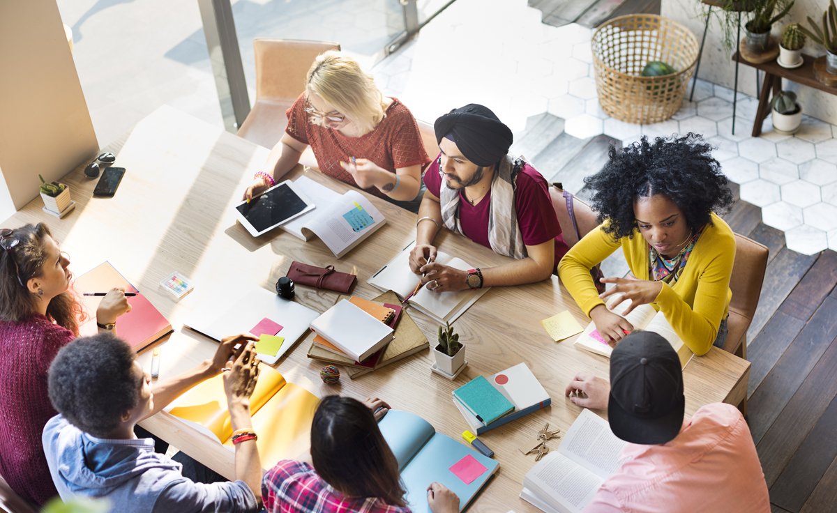 HertsGrowthHub's tweet photo. Looking to grow and innovate? Eligible Micro #SMEs can benefit from a package of support including 1-2-1 #mentoring from a @UniofHerts expert as part of the Building Back Better Growth Programme 👥📈
Find out more and register your interest now: https://t.co/2K1AaGJuxx https://t.co/Qdz1FCkvMM
