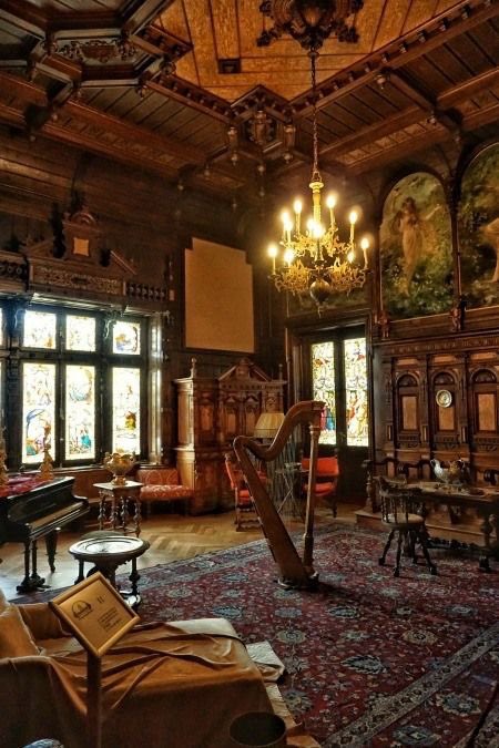 DesignTradition's tweet photo. Peles Castle 🏰, Romania 🇷🇴 https://t.co/AljwNVluth
