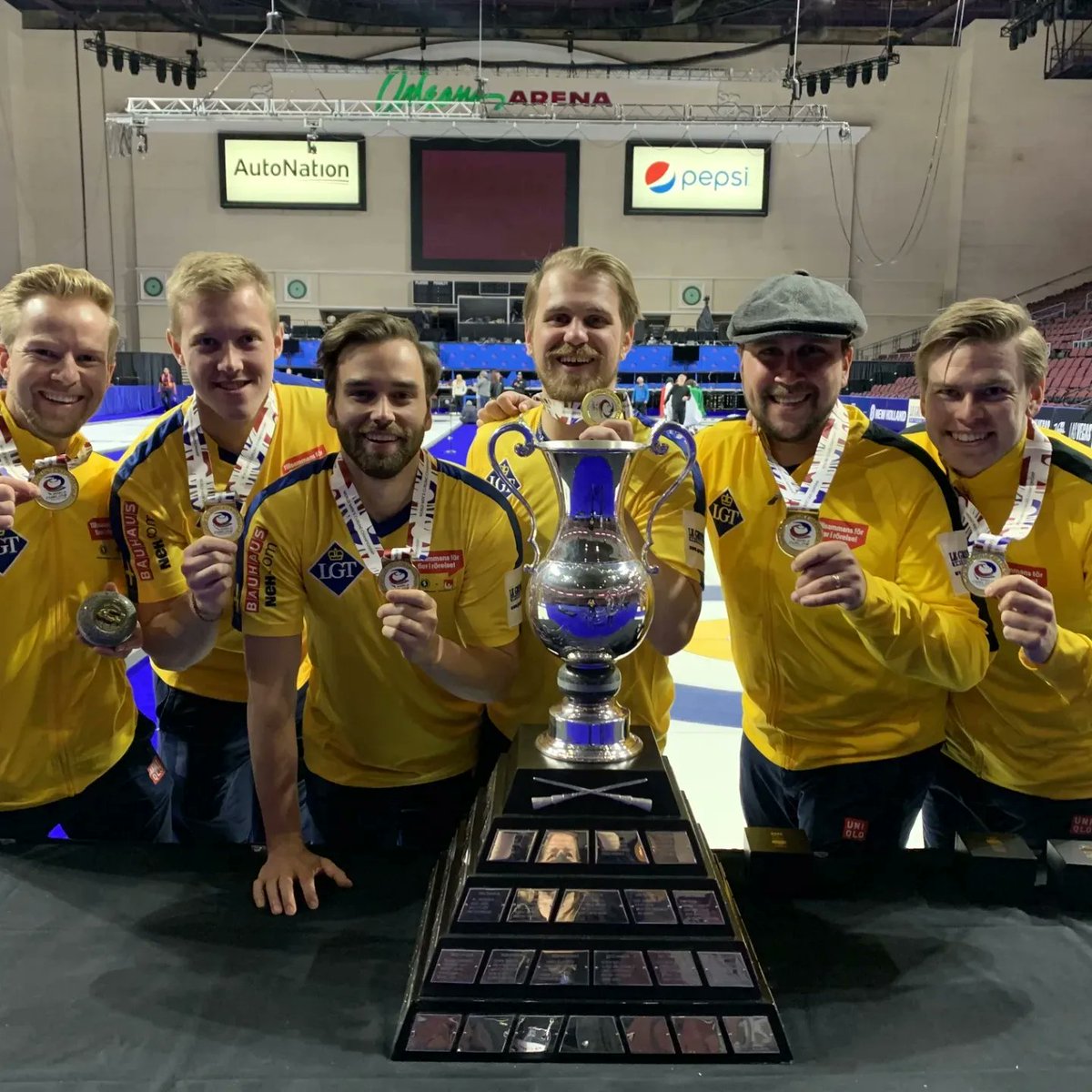 An unforgettable season has come to an end. Lots to celebrate now that summer is just around the corner!

📸: WCF / Stephen Fisher / Alina Pavlyuchik