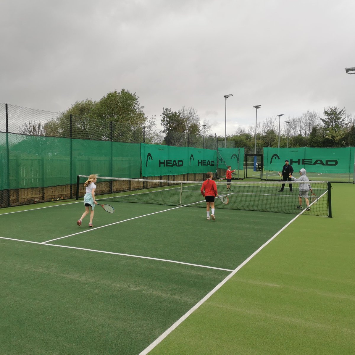 Carolside_PS's tweet photo. Well done to our P4 pupils who represented Carolside at @ActiveSchoolsER cluster tennis competition today. 2nd place for us today 🥈🌟! Well done to our friends @BusbyPrimary who will be representing the Williamwood cluster at the ERC finals! #CPSHWB https://t.co/VIH9XfmF8G
