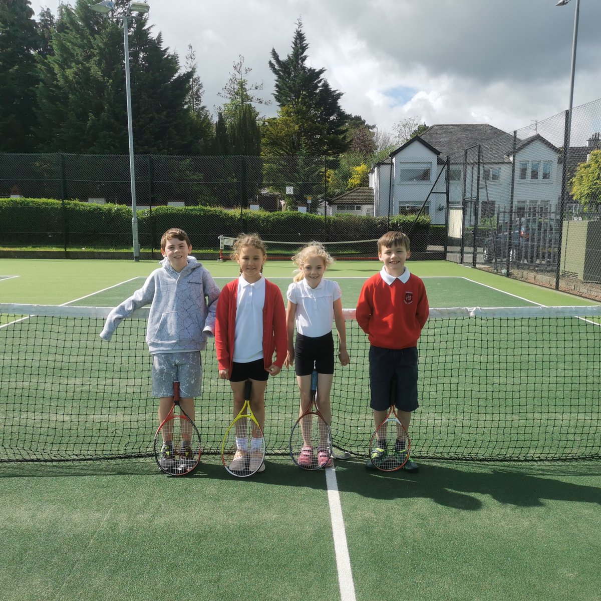 Carolside_PS's tweet photo. Well done to our P4 pupils who represented Carolside at @ActiveSchoolsER cluster tennis competition today. 2nd place for us today 🥈🌟! Well done to our friends @BusbyPrimary who will be representing the Williamwood cluster at the ERC finals! #CPSHWB https://t.co/VIH9XfmF8G