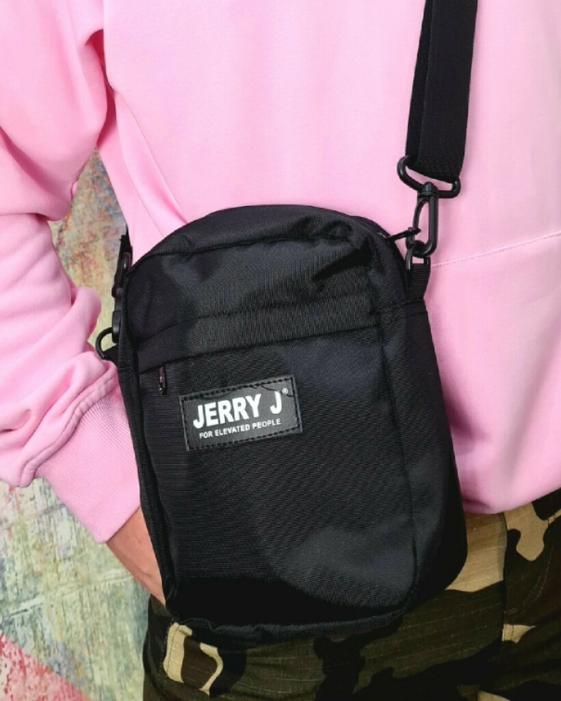 hamiedog's tweet photo. Love this unisex shoulder bag from Jerry J Clothing in store and online now!
#jerryjclothing #forelevatedpeople #clothing #shoulderbag #black #fashion #hamiedog #whitleybay #shoplocal https://t.co/2jQwNtHg8k https://t.co/opFzZ1NyHD