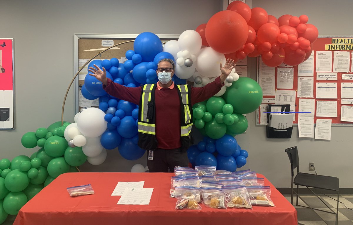 PurolatorInc's tweet photo. Highlighting our wonderful team, for their great work last week, during #NAOSH. Preventing injuries, supporting mental health and creating a safe workplace is paramount. #NAOSH week gives us another opportunity to reaffirm our commitment to workplace #HealthandSafety. https://t.co/Uk4fLoFt7G