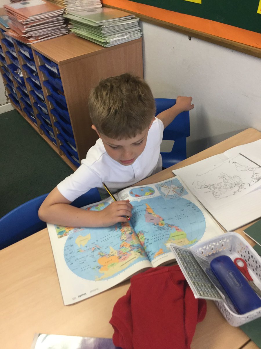 MD_Class3's tweet photo. Where does my food come from? 
Children used a world map and atlas’ to locate the countries where various different food come from 🍉🍍🥩🍌@MD_Class3 @MillDamSchool #MDgeography https://t.co/wdqsKU04lF