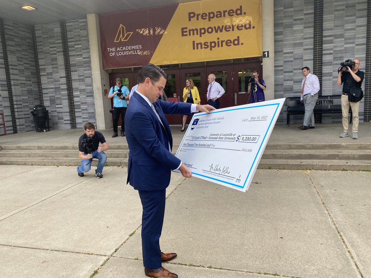 It’s <a href="/JCPSKY/">JCPS</a> SCHOLARSHIP SURPRISE DAY!!!