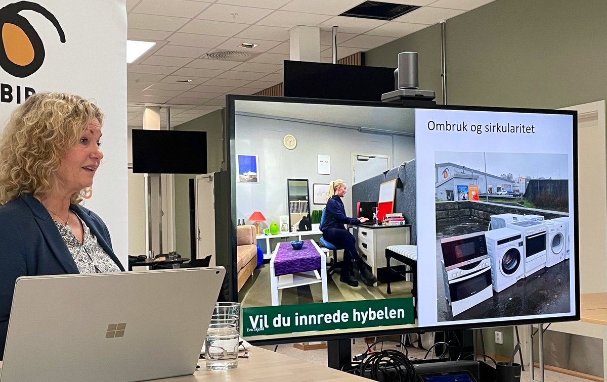 Partnermøte sammen med <a href="/Klimapartnere/">Klimapartnere</a> hos BIR i dag. Bente Gansum Daazenko er daglig leder i BIR Nyverdi AS og presenterer planer for selskapet og siste generasjon gjenvinningsstasjon som nylig ble åpnet i Kvam herad ♻️#gjenvinning #sirkulærøkonomi