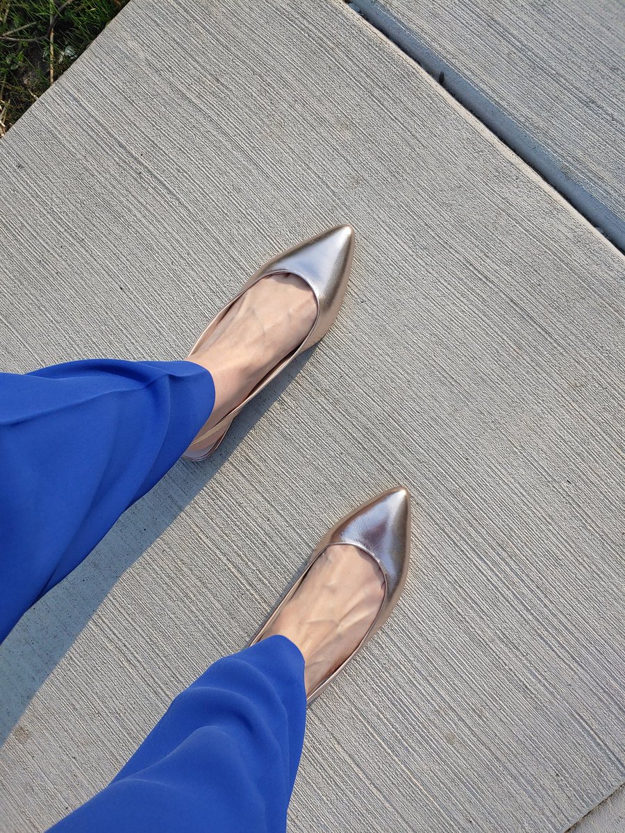 cstoll0307's tweet photo. Wonder woman vibes from my shoes today. https://t.co/cXvmdpQeUB