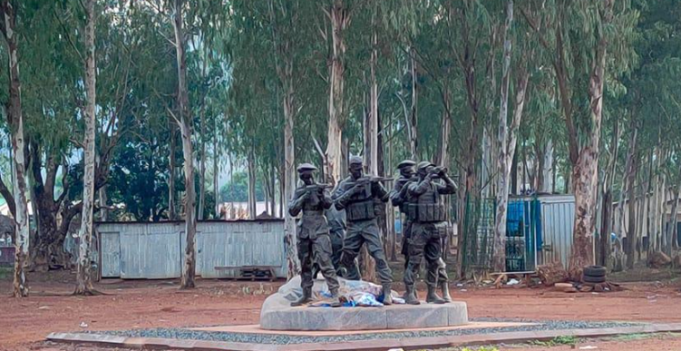 Isabelle Arradon (@iarradon) on Twitter photo Don't miss this excellent commentary on #CAR's armed forces. <a href="/EnriPicco/">Enrica Picco</a> crisisgroup.org/africa/central…
A very detailed analysis, available in English and French, on why key reforms are essential to avoid fragmentation, yet again, of the national army.
#EarlyWarning <a href="/CrisisGroup/">Crisis Group</a> Don't miss this excellent commentary on #CAR's armed forces. <a href="/EnriPicco/">Enrica Picco</a> crisisgroup.org/africa/central…
A very detailed analysis, available in English and French, on why key reforms are essential to avoid fragmentation, yet again, of the national army.
#EarlyWarning <a href="/CrisisGroup/">Crisis Group</a>