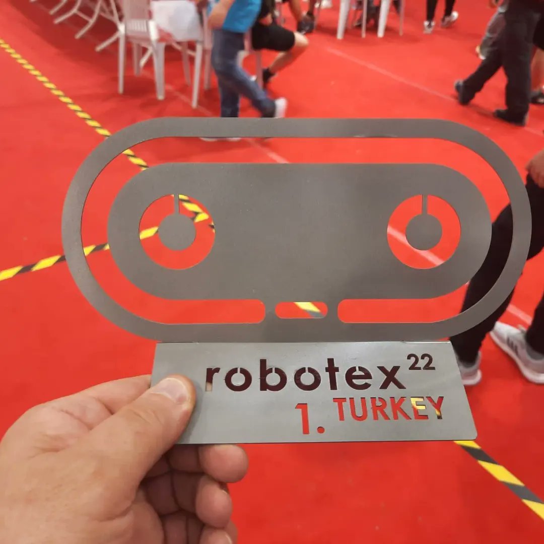 Konak Çınarlı MTAL İzmir Robotik takımımız, Uluslararası Robotex Turkey Antalya İleri Seviye Tuul(MakeBlock) Çizgi İzleyen Robot Yarışmasına katılmış ve Türkiye 1.(Birinci)’si olarak Kasım 2022’de Estonya’da yapılacak olan Robotex International Yarışması'na katılım hakkı kazandı.