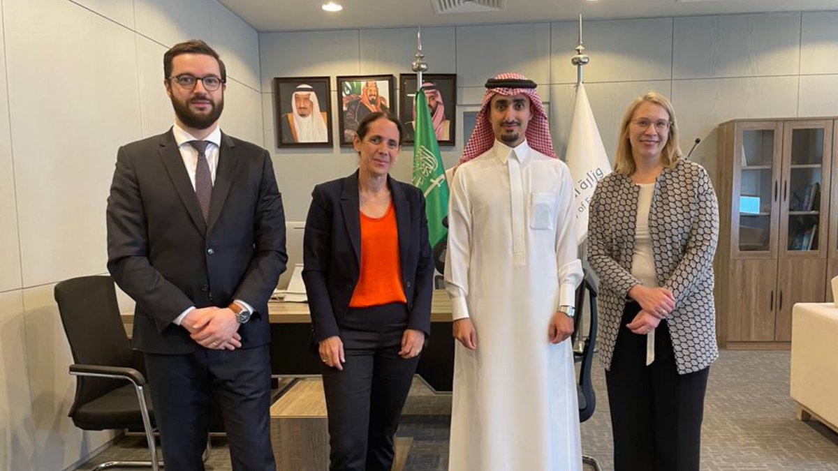 AhkSaudiarabia's tweet photo. Welcome to #Riyadh Dr. Heussner, Head of Middle East Department of the Federal German Ministry of Economic Affairs and Climate Action.
Thank you @MOFKSA Dr. Alkhareif, Deputy Minister of Finance for International Affairs for the excellent meeting! #SaudiVision2030 #GESALO https://t.co/NkM896N0iU