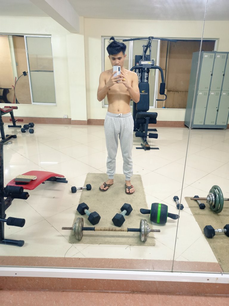 Eeaw1612's tweet photo. ออกกำลังกายที่บ้านคนเดียวมันก็จะเหงาๆหน่อยนะ..... https://t.co/oW8wXbYe8H
