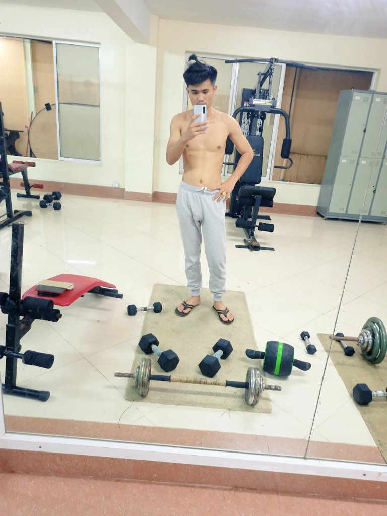 Eeaw1612's tweet photo. ออกกำลังกายที่บ้านคนเดียวมันก็จะเหงาๆหน่อยนะ..... https://t.co/oW8wXbYe8H